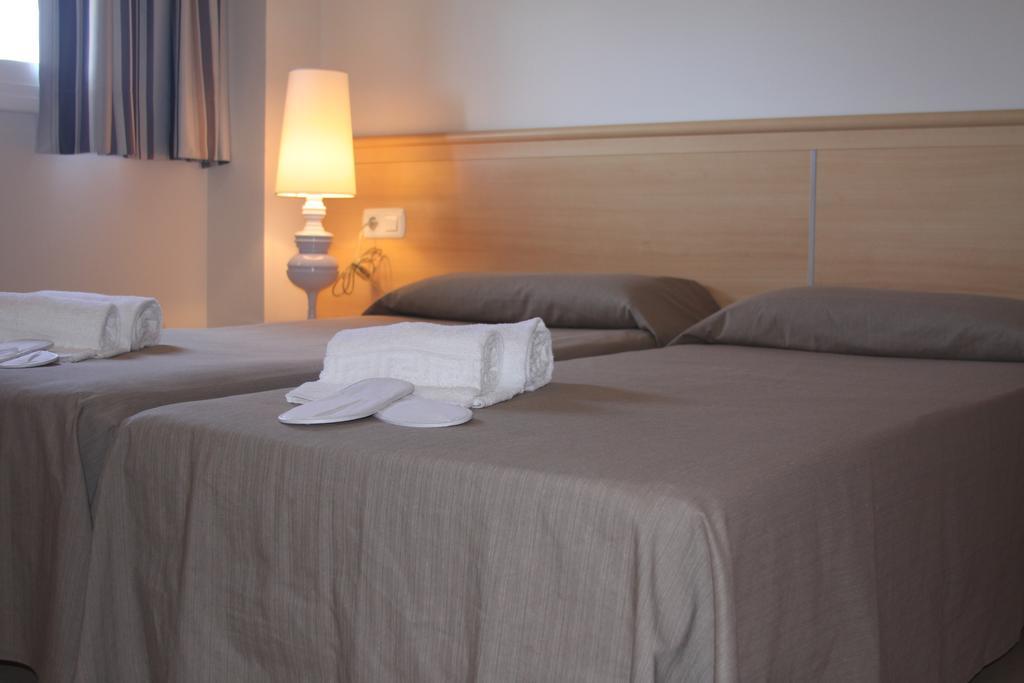 Aparthotel Marsol Castelldefels Esterno foto
