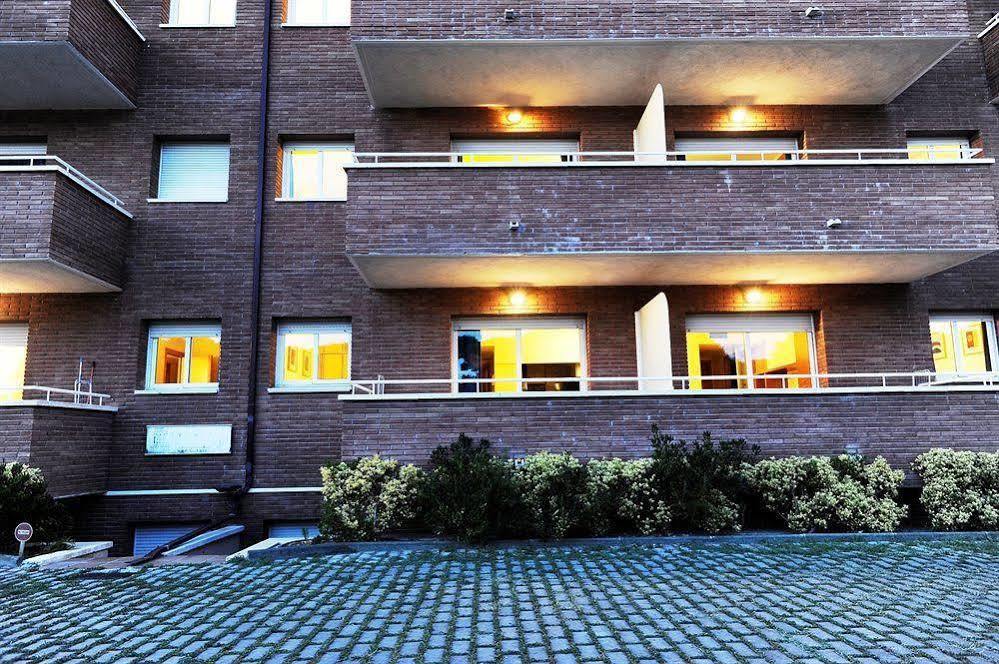 Aparthotel Marsol Castelldefels Esterno foto